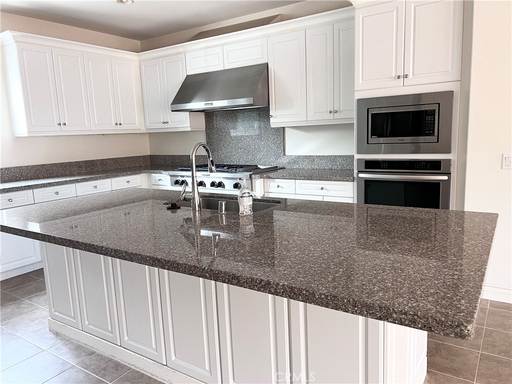 MLS #OC25269429 image #4