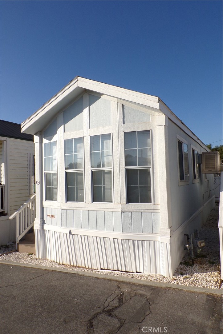 MLS #OC25269436 image #0