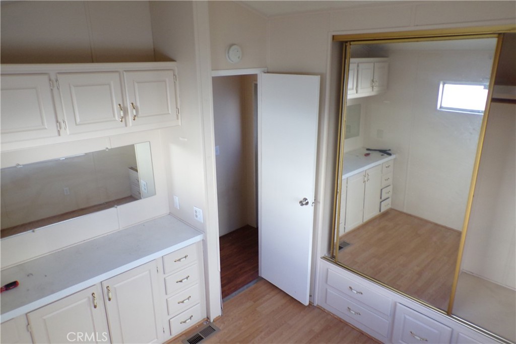 MLS #OC25269436 image #6