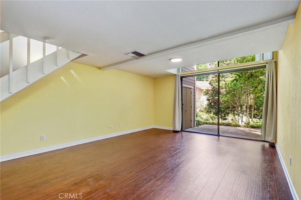 MLS #OC25269447 image #4