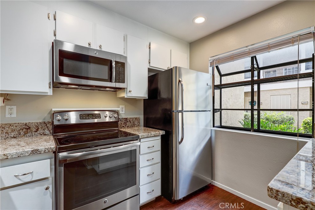 MLS #OC25269447 image #7