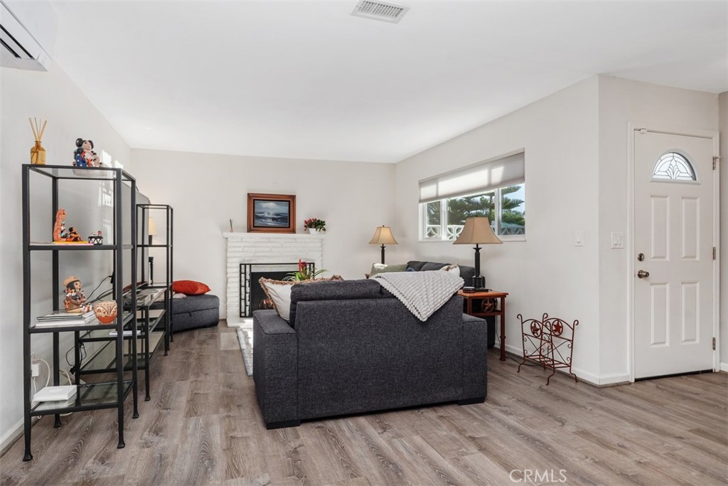 MLS #OC25269477 image #13