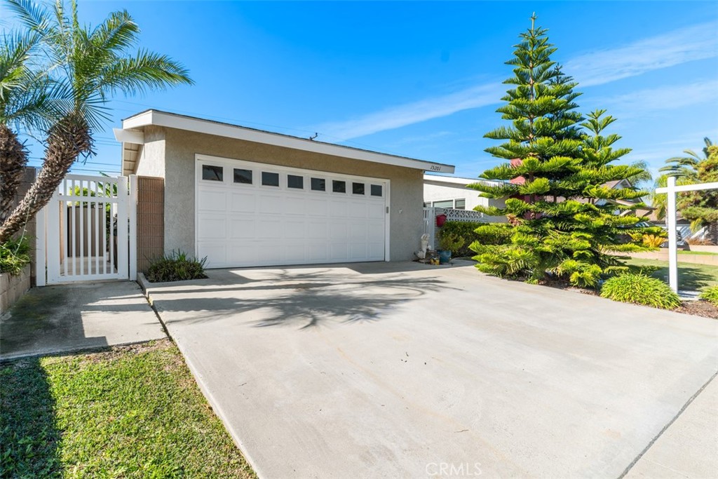 MLS #OC25269477 image #2