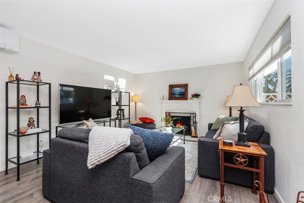 MLS #OC25269477 image #5