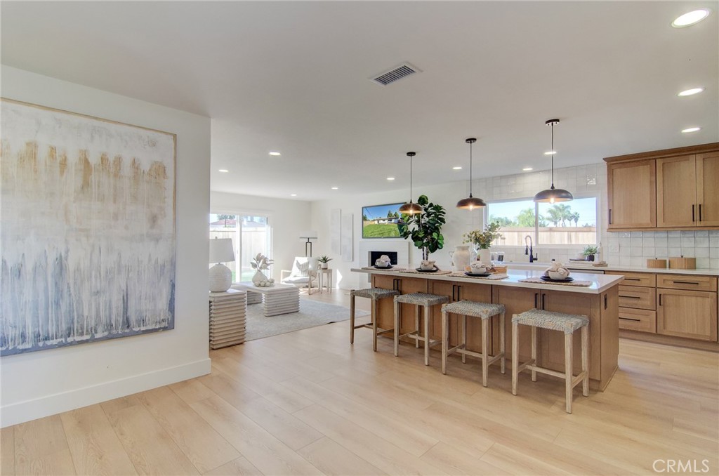 MLS #OC25269502 image #2