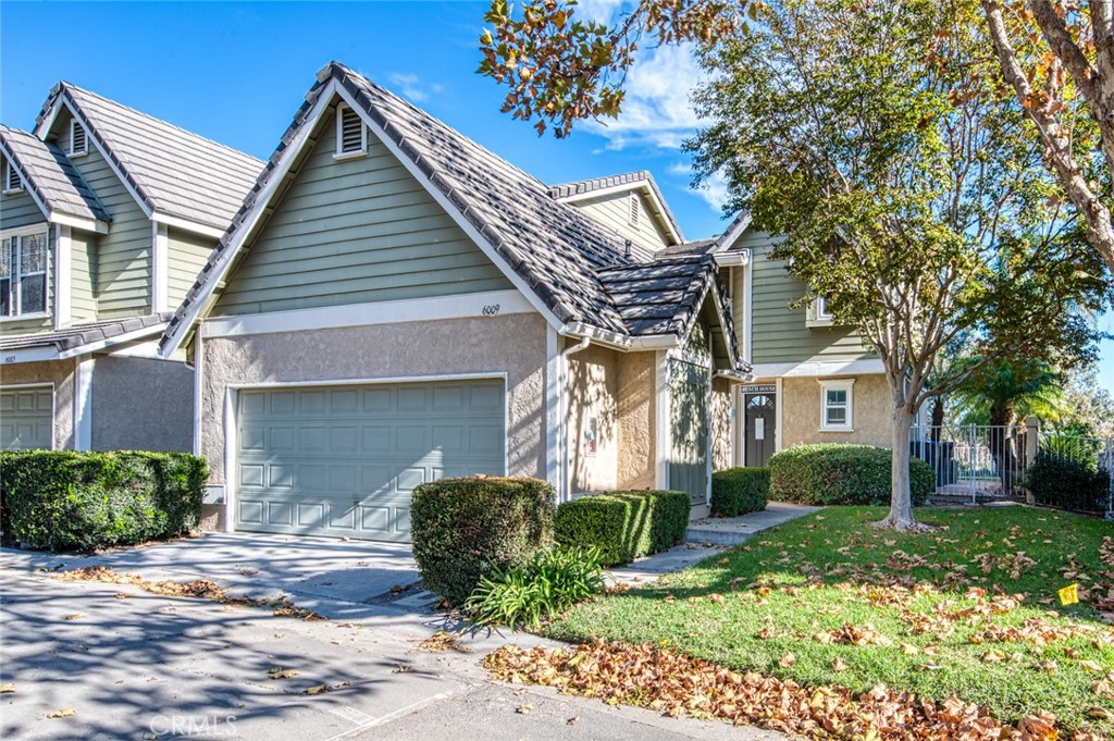 MLS #OC25269522 image #0