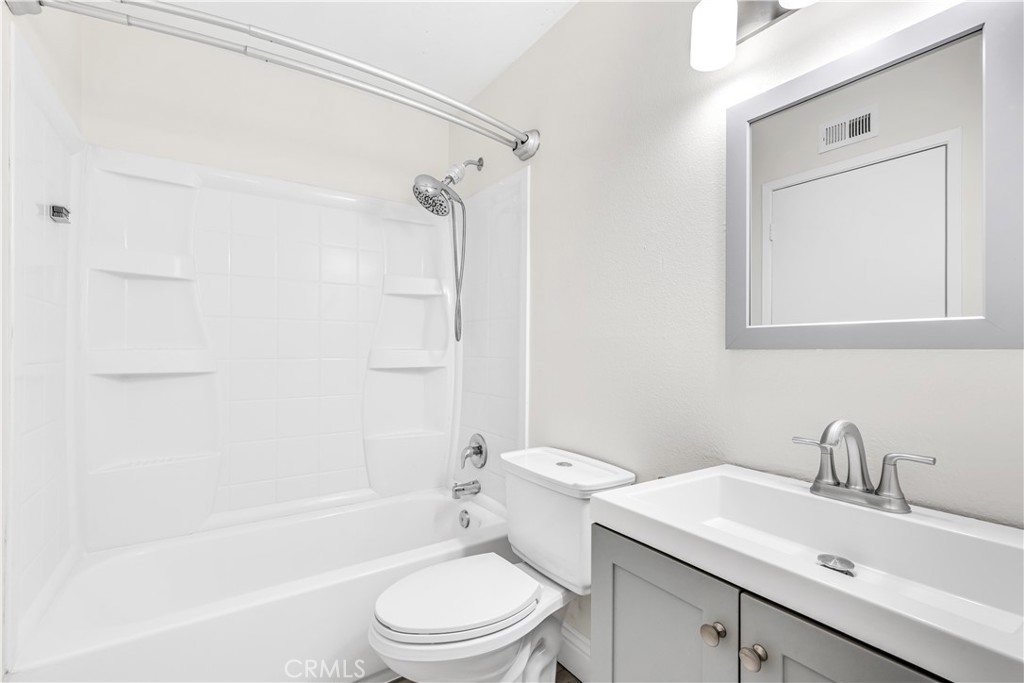 MLS #OC25269572 image #15