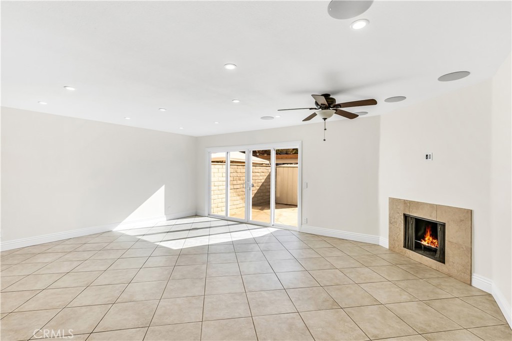 MLS #OC25269572 image #3