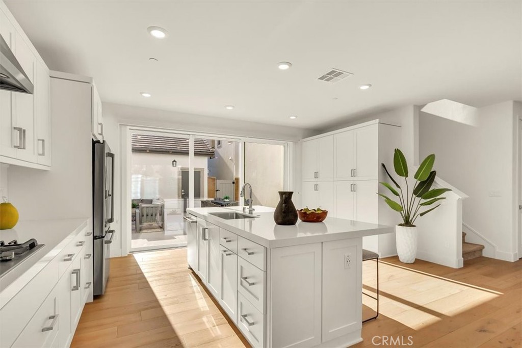 MLS #OC25269602 image #6