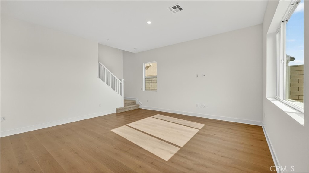 MLS #OC25269643 image #10