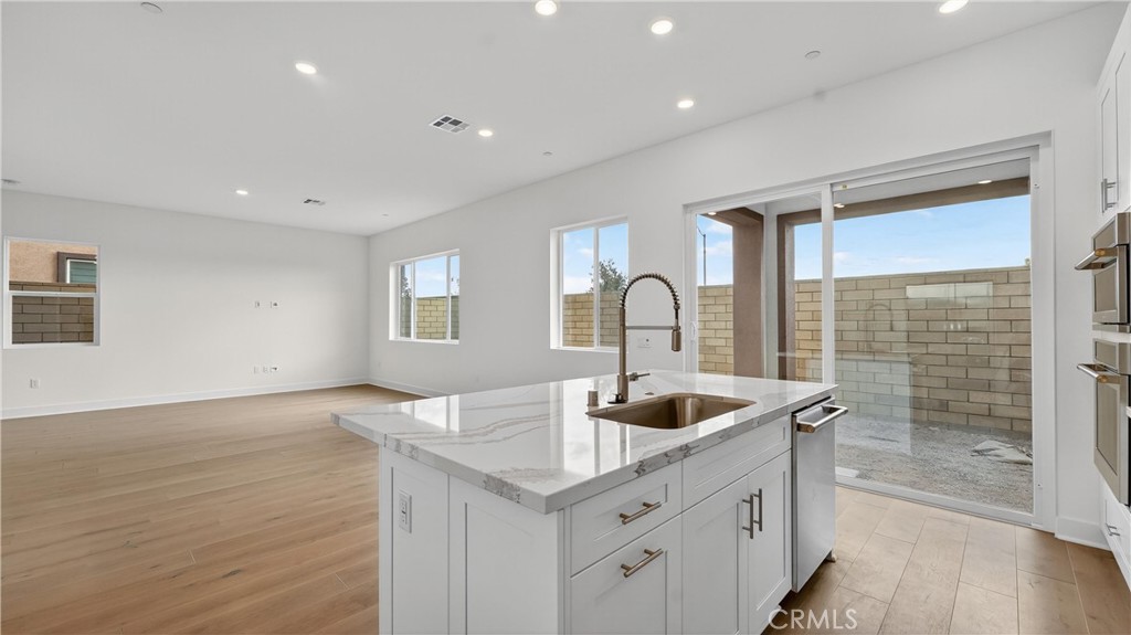 MLS #OC25269643 image #16