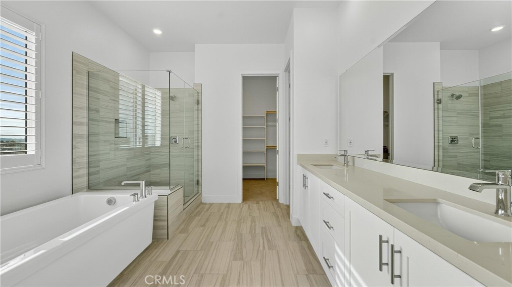 MLS #OC25269643 image #25