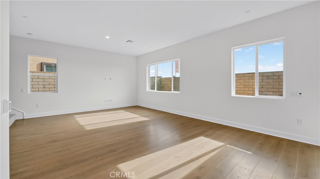 MLS #OC25269643 image #7