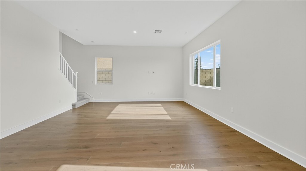 MLS #OC25269643 image #8