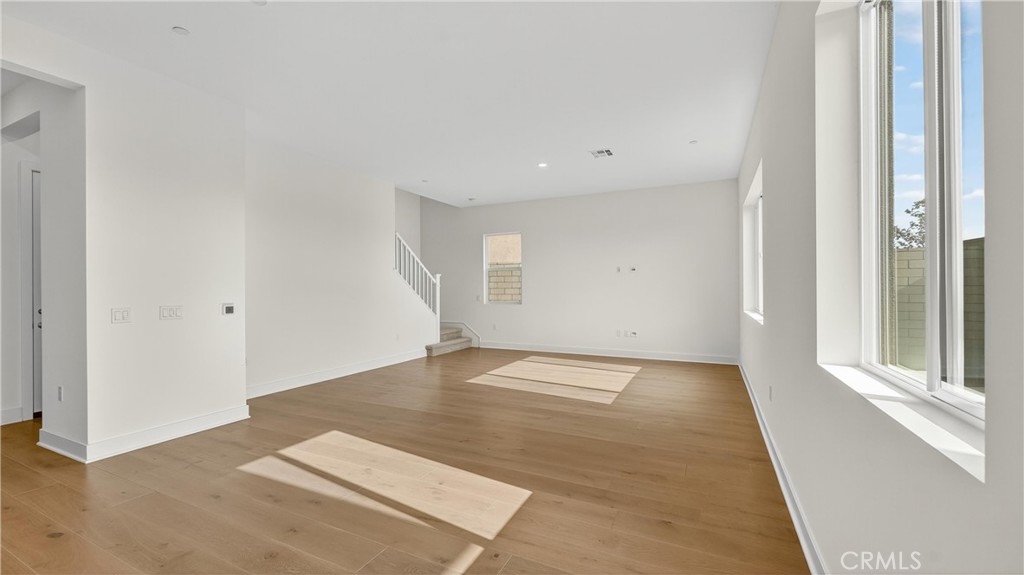 MLS #OC25269643 image #9