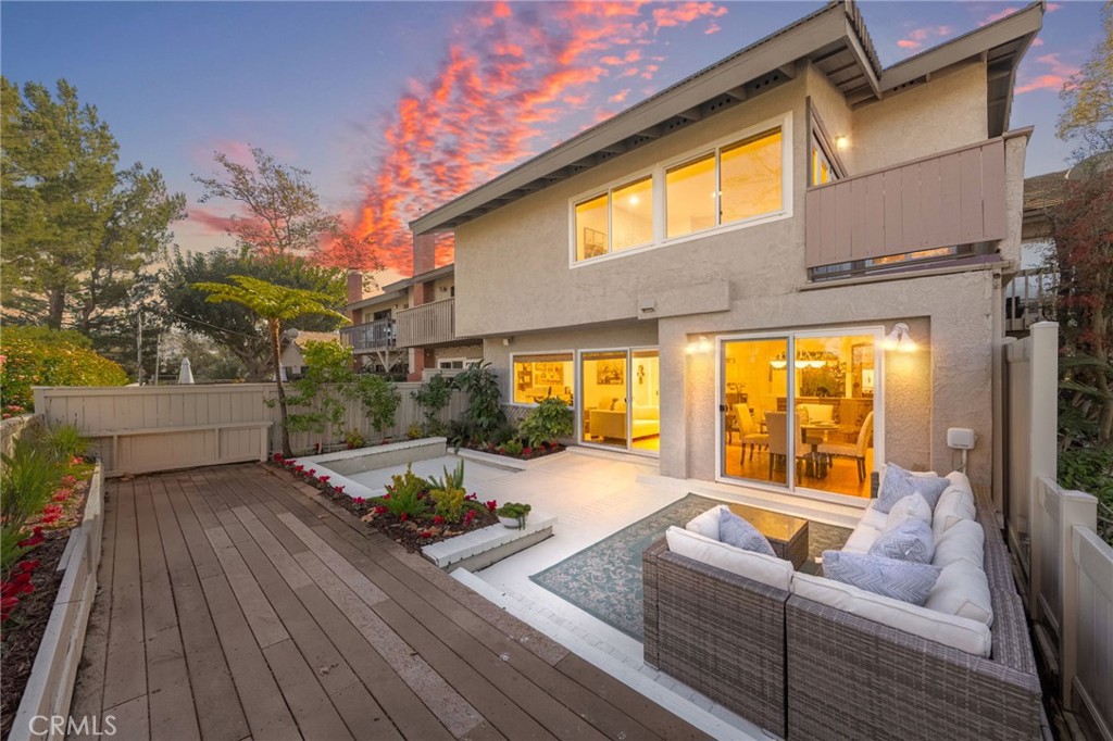 MLS #OC25269688 image #1