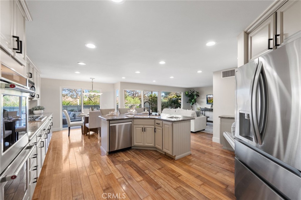 MLS #OC25269688 image #9