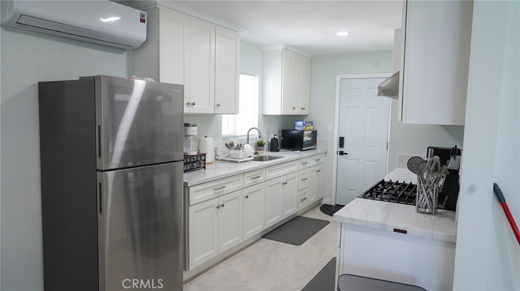 MLS #OC25269690 image #3