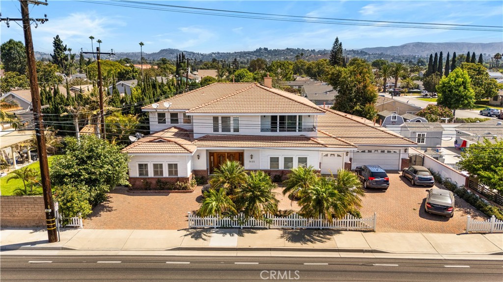 MLS #OC25269706 image #1