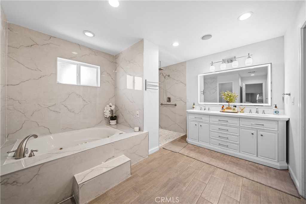 MLS #OC25269706 image #11