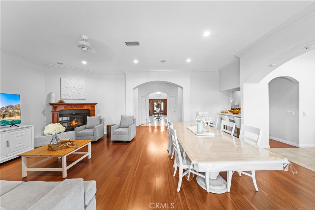 MLS #OC25269706 image #4