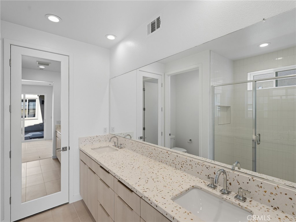 MLS #OC25269729 image #19