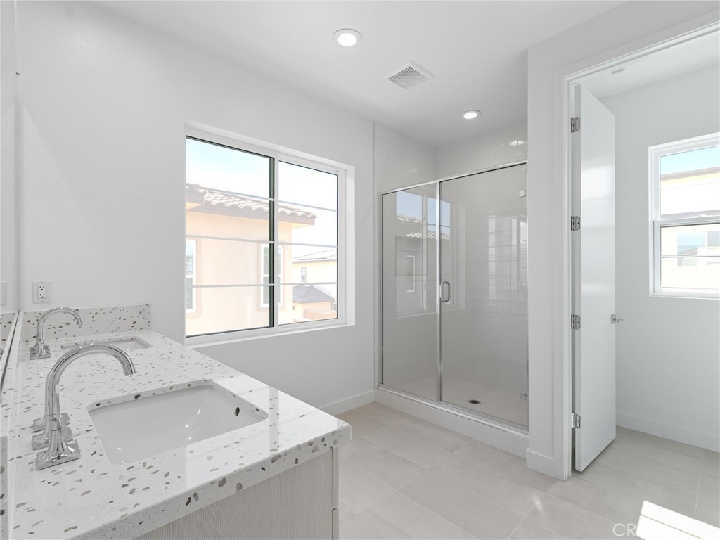 MLS #OC25269729 image #23