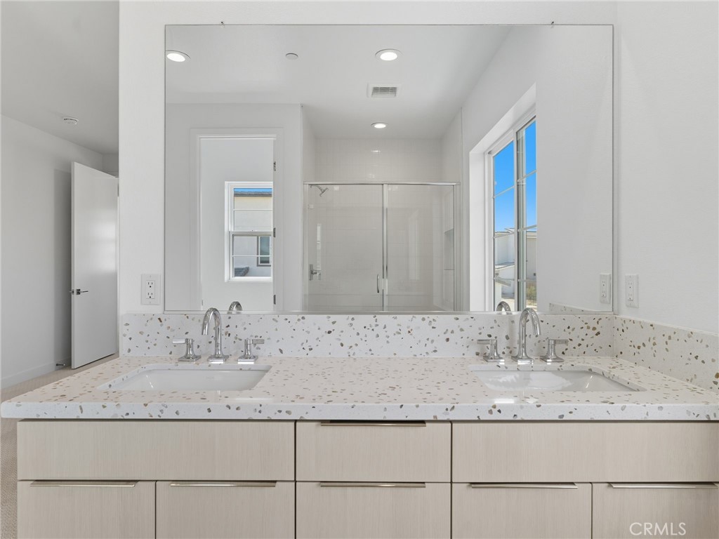 MLS #OC25269729 image #24