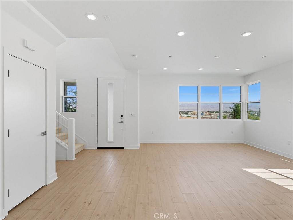 MLS #OC25269729 image #3