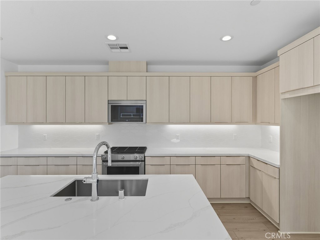 MLS #OC25269729 image #6