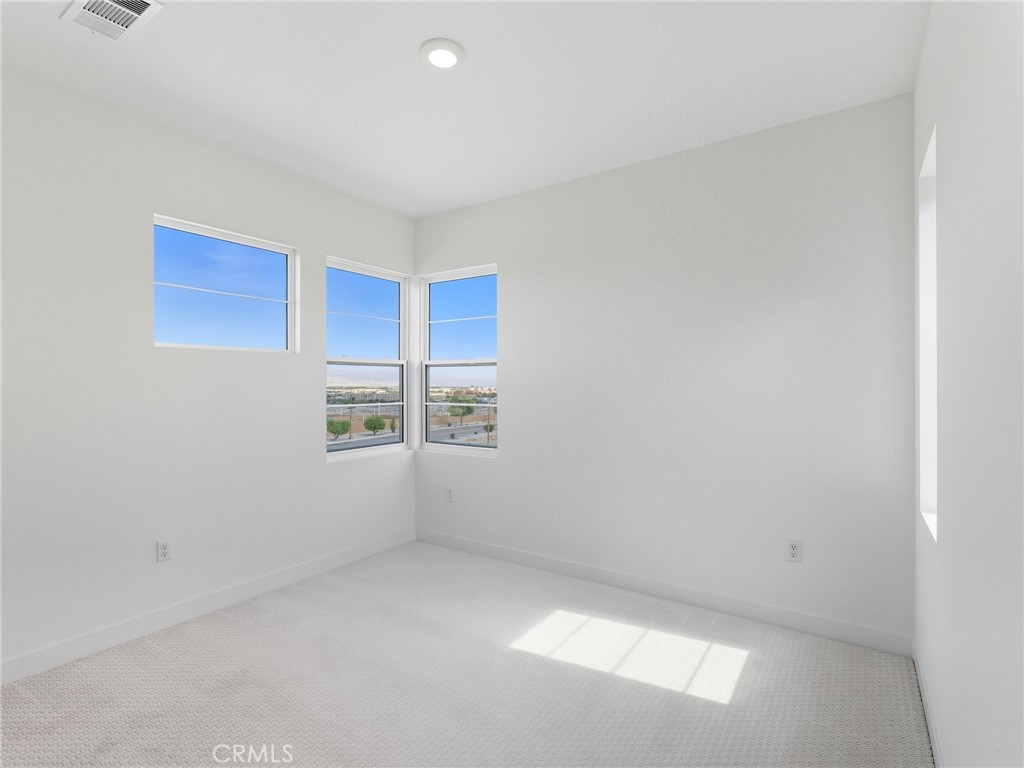 MLS #OC25269729 image #9