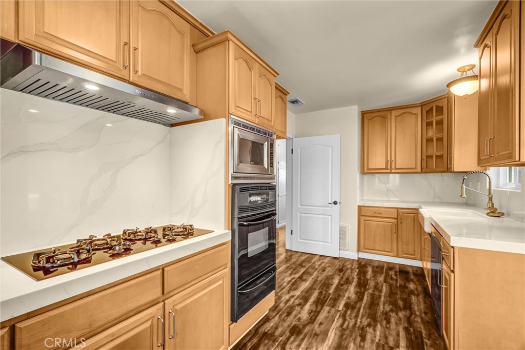 MLS #OC25269732 image #10