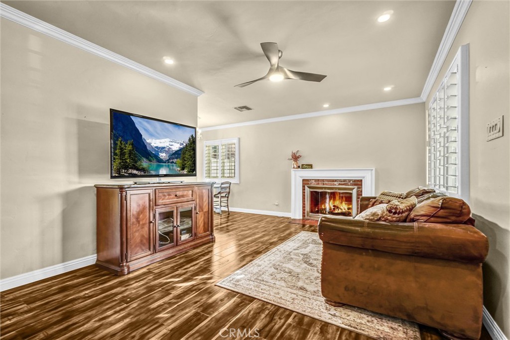 MLS #OC25269732 image #5