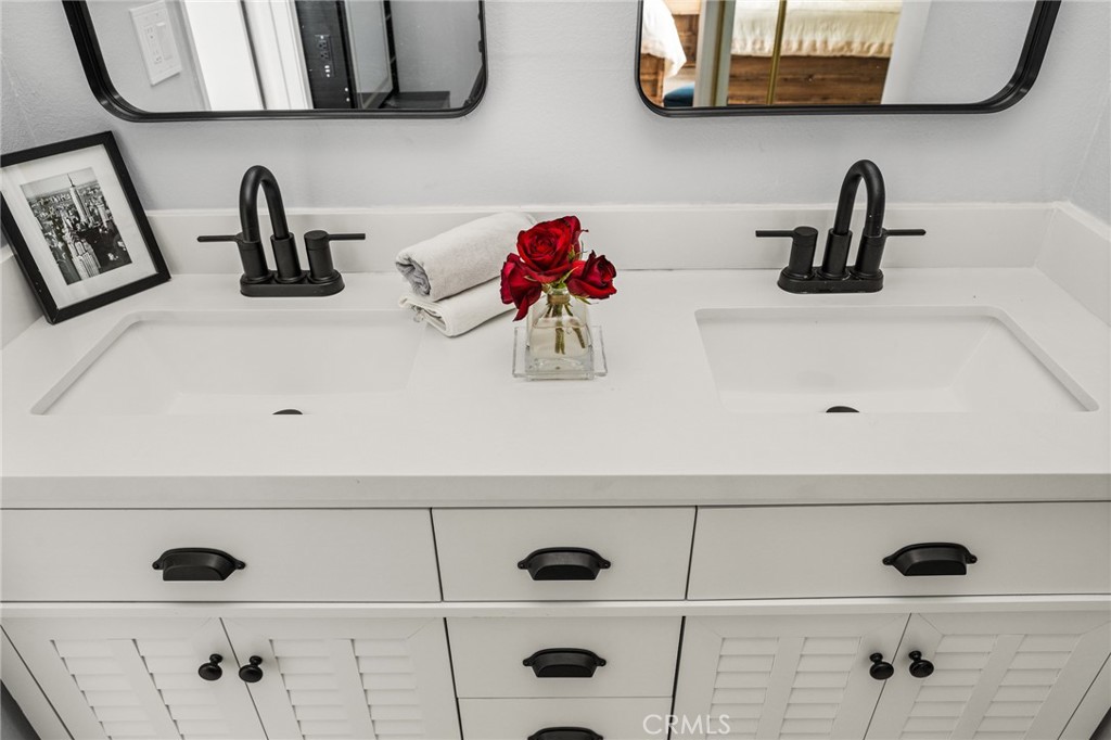 MLS #OC25269763 image #21