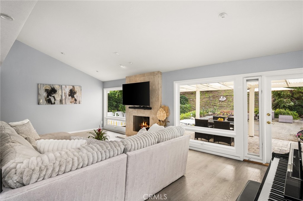 MLS #OC25269763 image #3