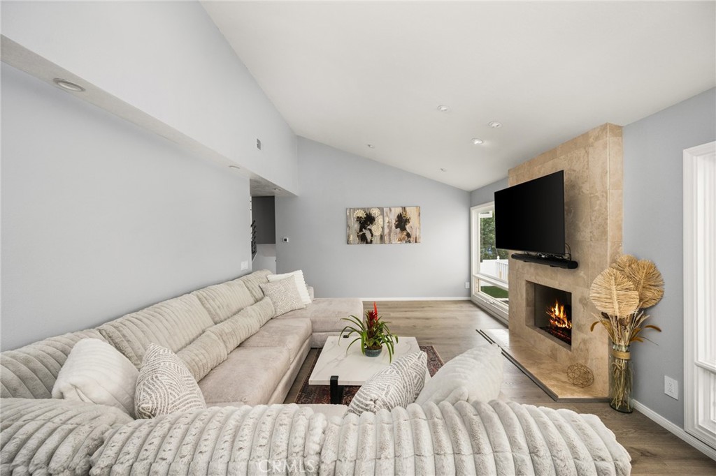 MLS #OC25269763 image #4