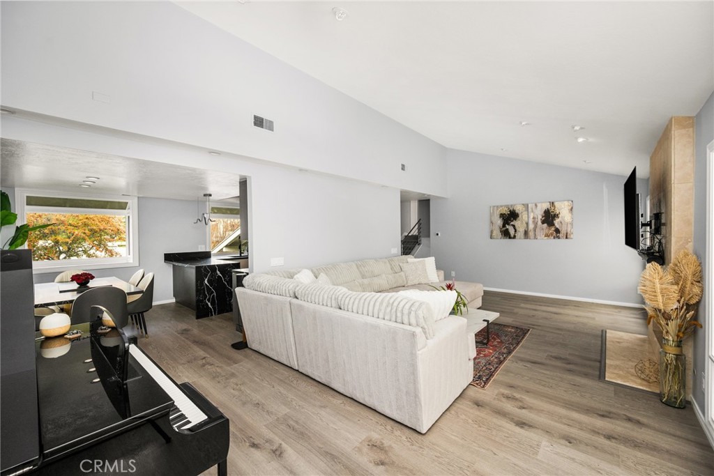 MLS #OC25269763 image #5