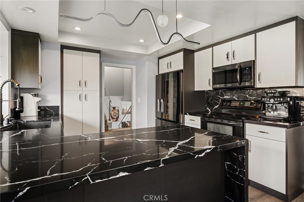 MLS #OC25269763 image #9