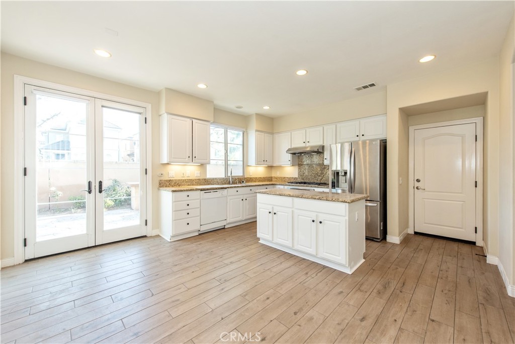 MLS #OC25269786 image #4