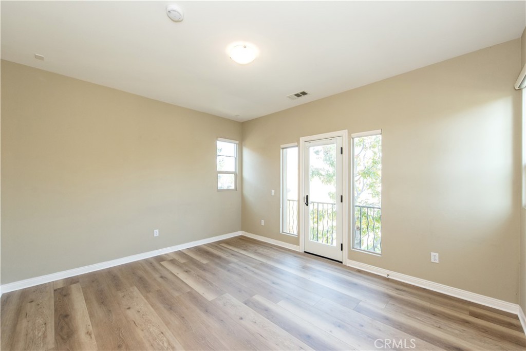 MLS #OC25269786 image #9