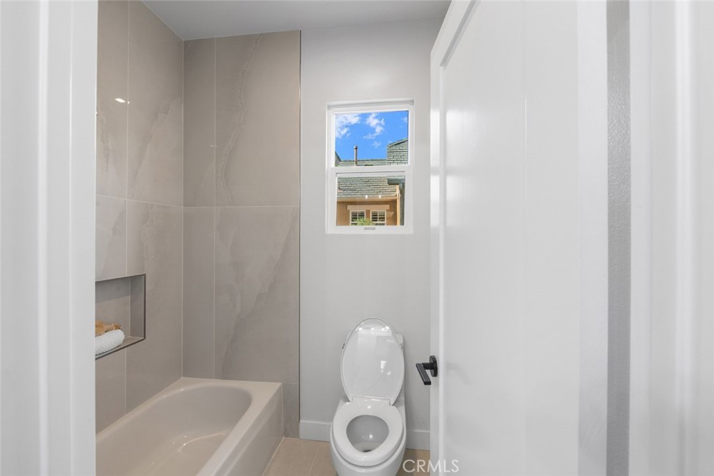 MLS #OC25269787 image #38