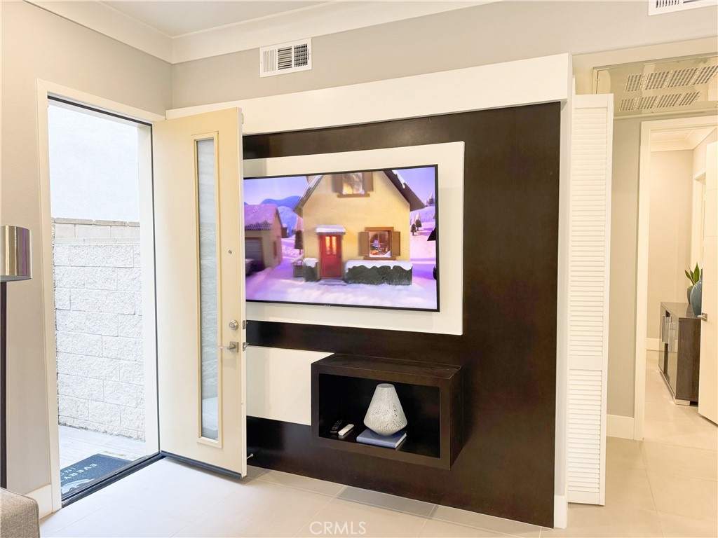 MLS #OC25269795 image #14