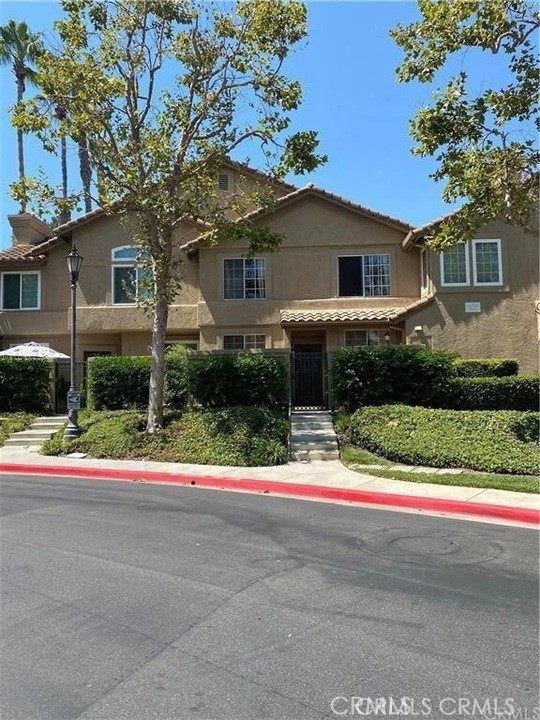 MLS #OC25269817 image #21