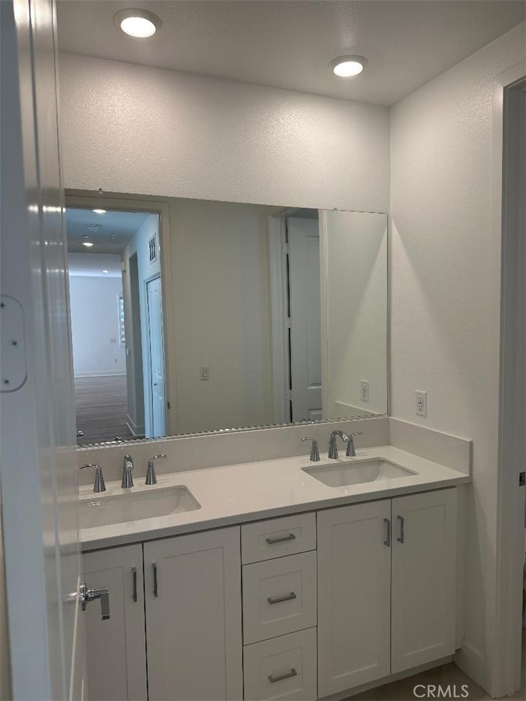 MLS #OC25269852 image #10