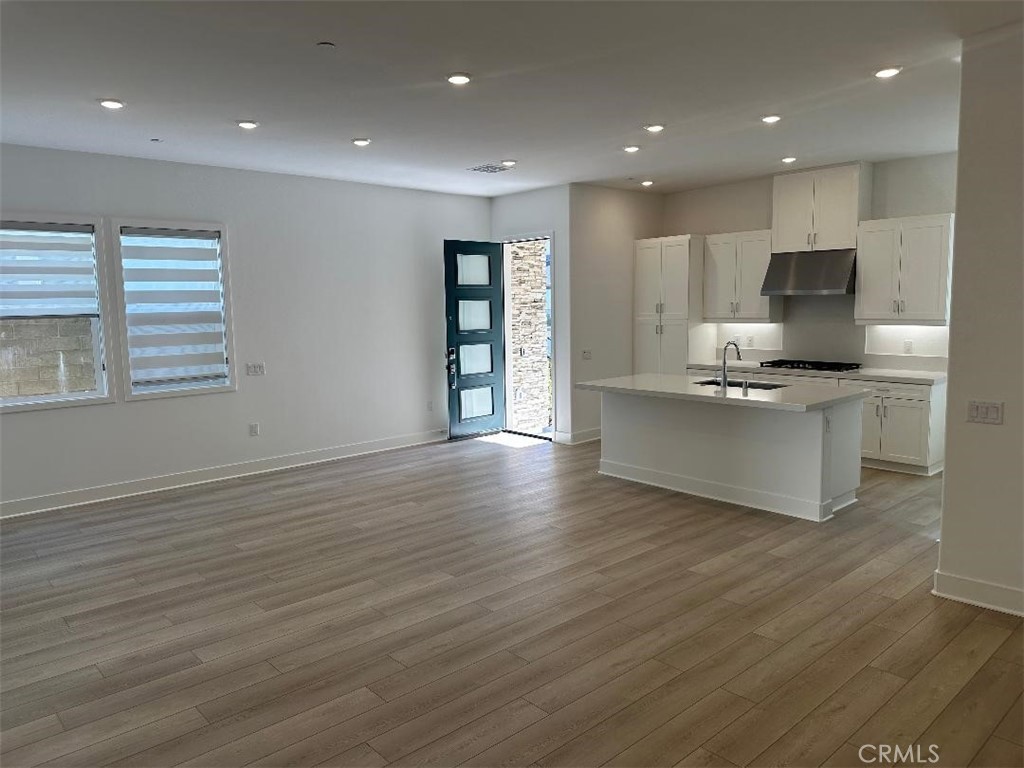 MLS #OC25269852 image #4