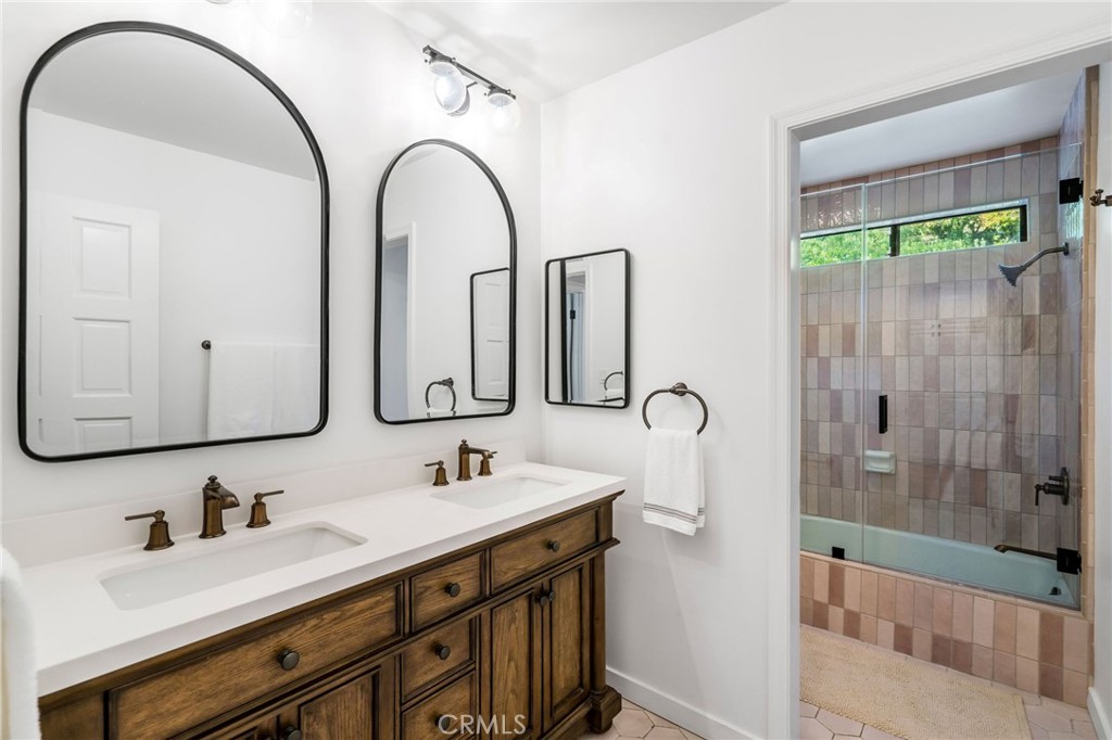 MLS #OC25269874 image #62