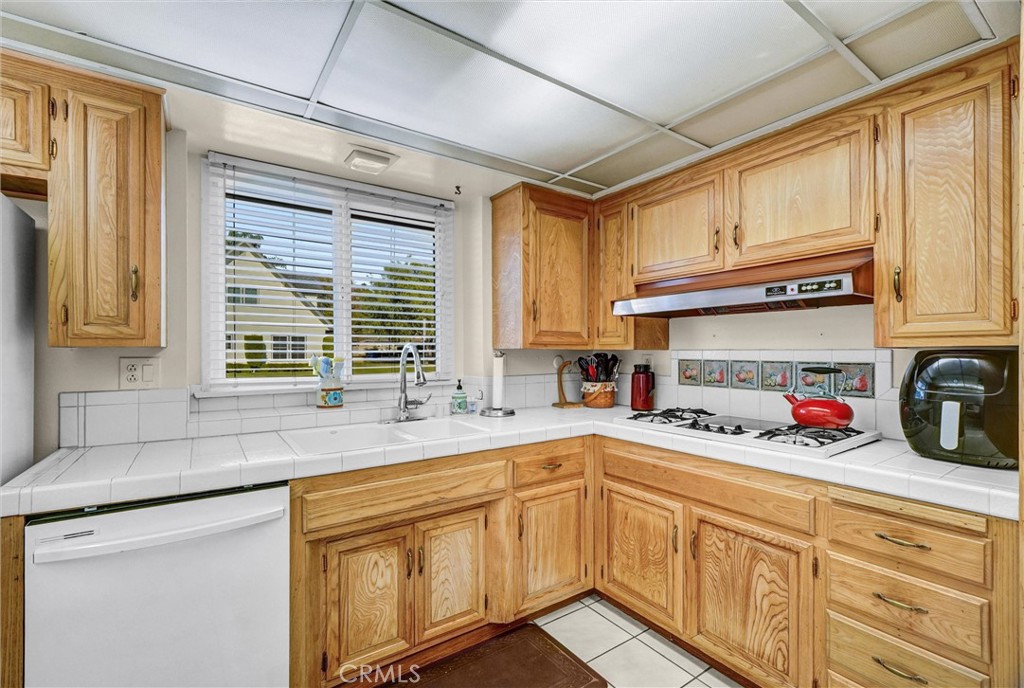 MLS #OC25269912 image #21