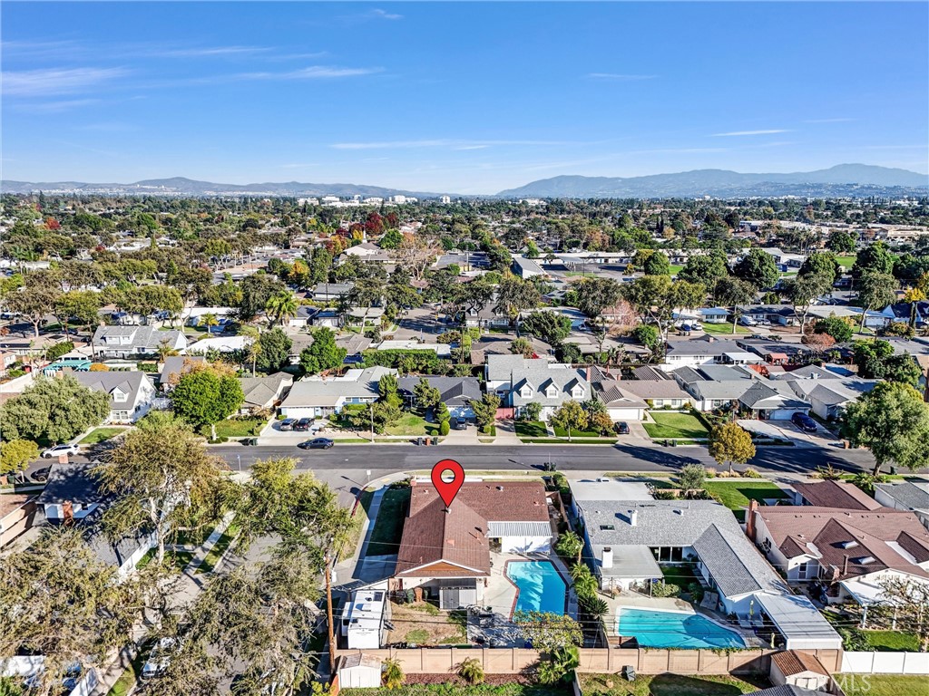 MLS #OC25269912 image #54