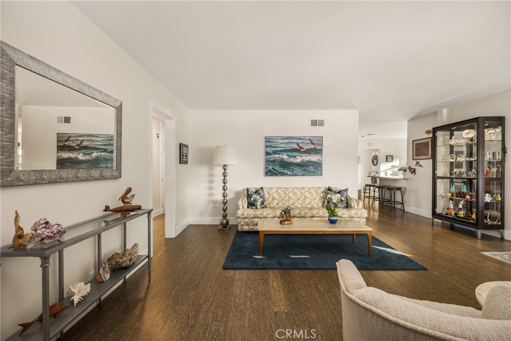 MLS #OC25269913 image #6