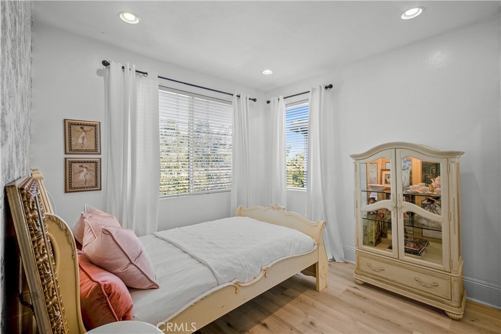 MLS #OC25269925 image #34